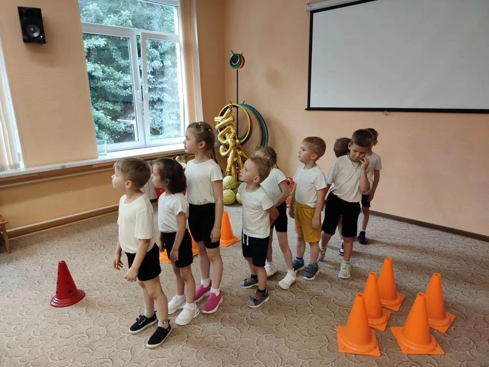 ☀️ Наше яркое лето в детском саду: музыка, краски и спорт!

🌻Летняя пора в дошкольных группах - осо