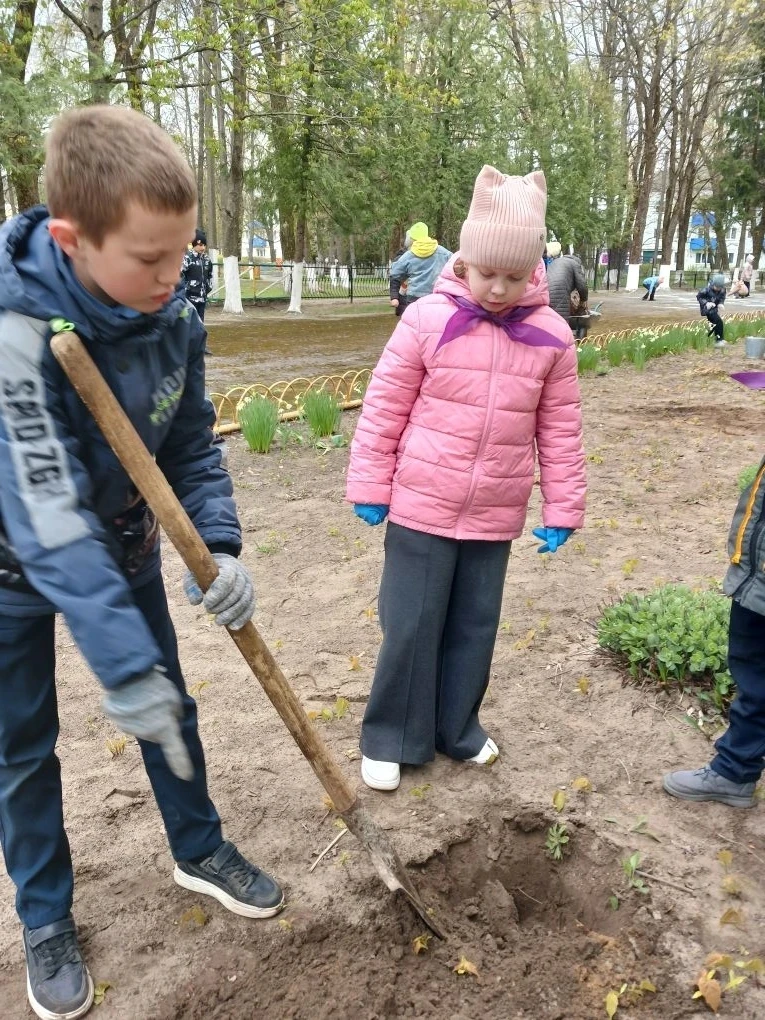 День Эколят: Цветочный марафон! 🌸✨

Дорогие друзья и участники движения "Эколята"! Сегодня особенны