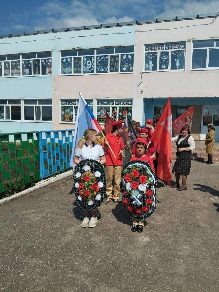 📍На кануне Дня Победы у памятника погибшим воинам в годы ВОВ состоялся торжественный митинг, посвящ