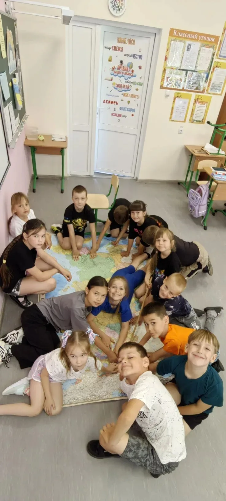 🗯День 4.

💥Лагерь "Радуга"

🤝Тема дня " День друзей"

🖐Сегодня ребята вспоминали старых друзей, 