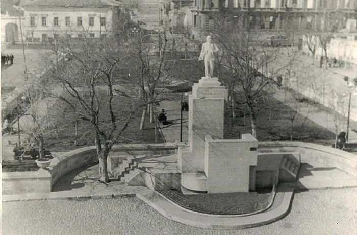 Сквер Славы и памятник Ленину в 1951 г.