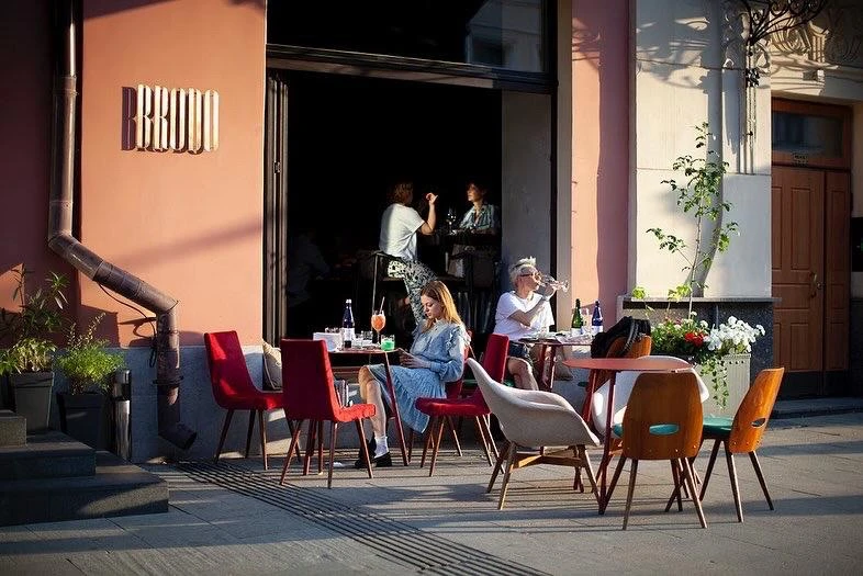 7 июня в 14:00 веранда Brodo bar Moscow превратится в стильный маркет под открытым небом.

Что вас ж