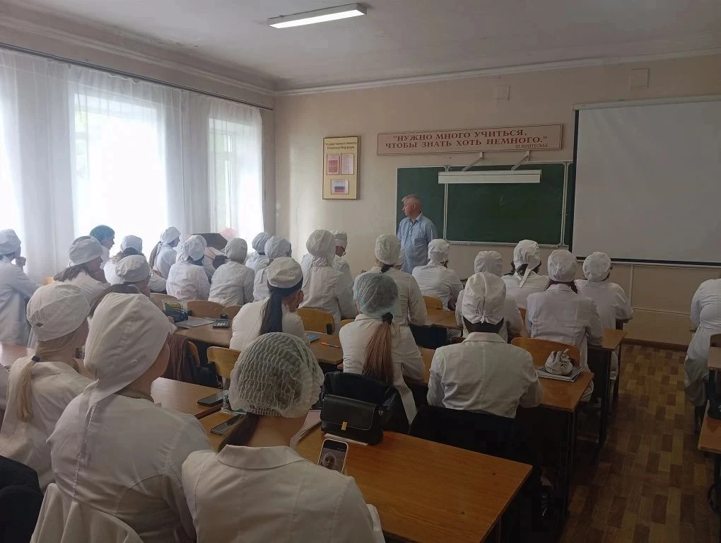 🗣Медицинский психолог ГБУЗ "Областной наркологической больницы", Трошин Д.А. провел встречу со студ