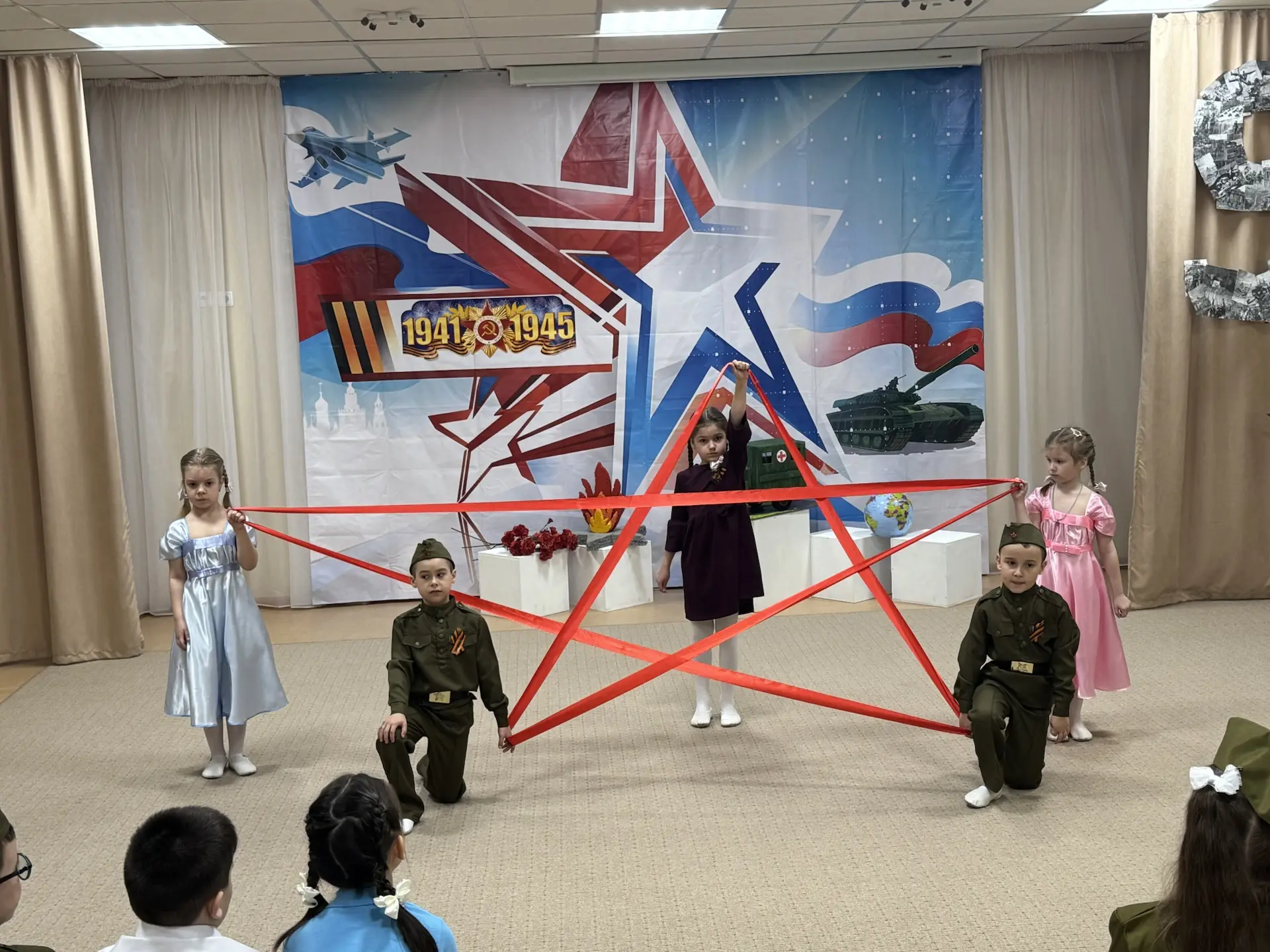 В МАДОУ 304 состоялось яркое и душевное мероприятие, посвящённое Дню Победы! 🎖️

Наша главная цель 