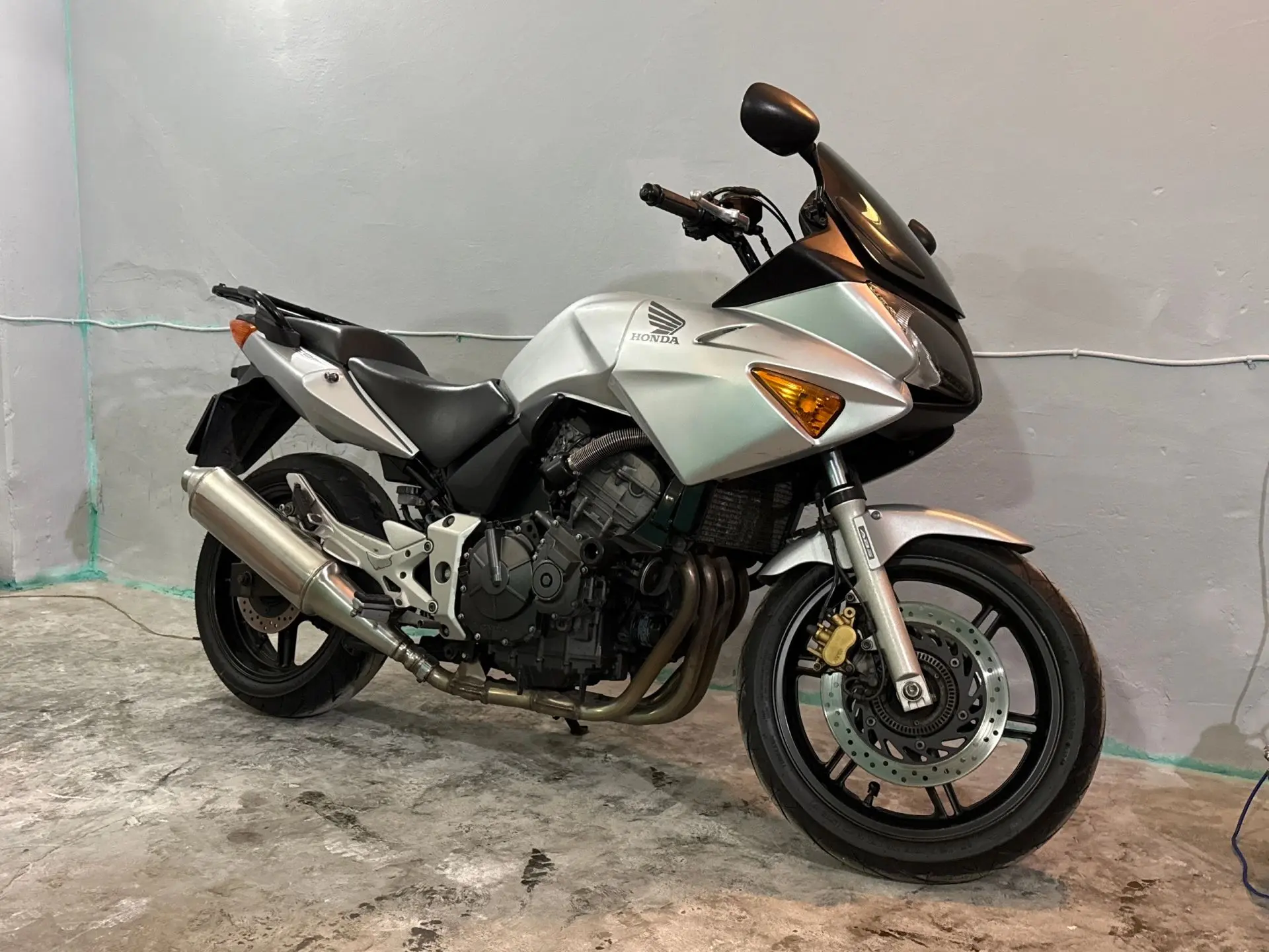 ✅ Оплачено ✅ 
Honda CBF600sa 2004
Состояние отличное
93к пробег, обслужен
440т₽ +79493472003