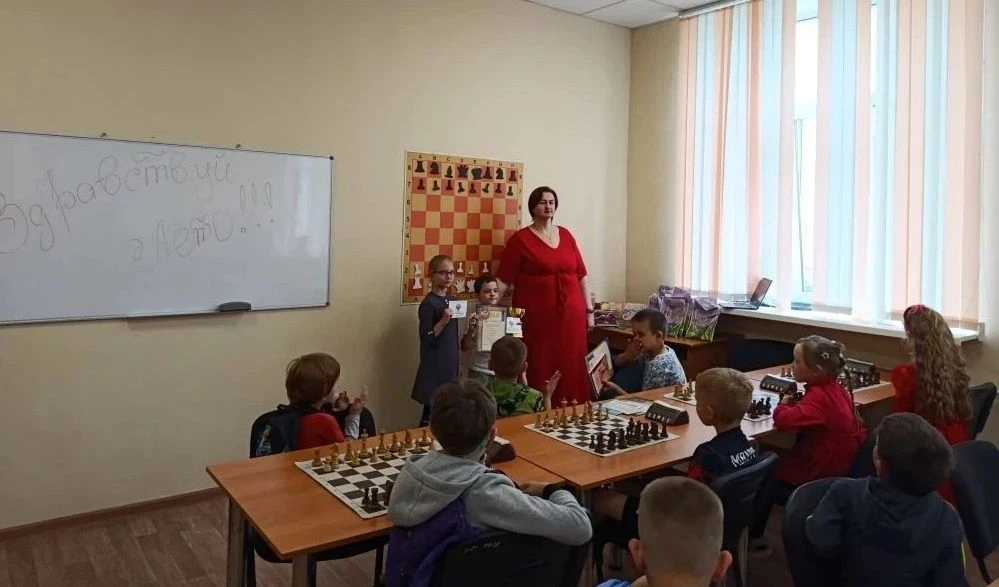 🌞 В последний день весны, 31 мая, состоялся турнир по быстрым шахматам «Здравствуй, лето»! В соревн