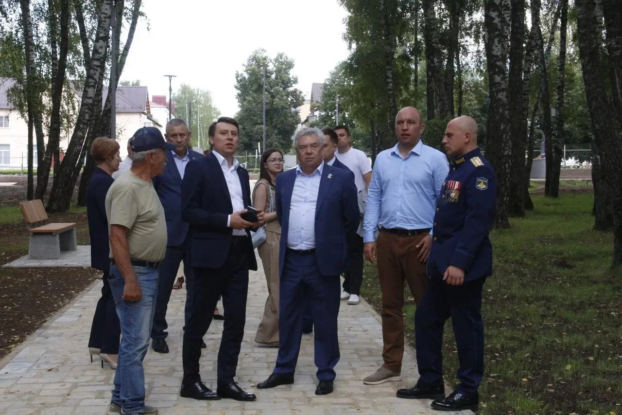 В Детском парке оценили ход благоустройства по проекту «Связь поколений». Строительную площадку посе