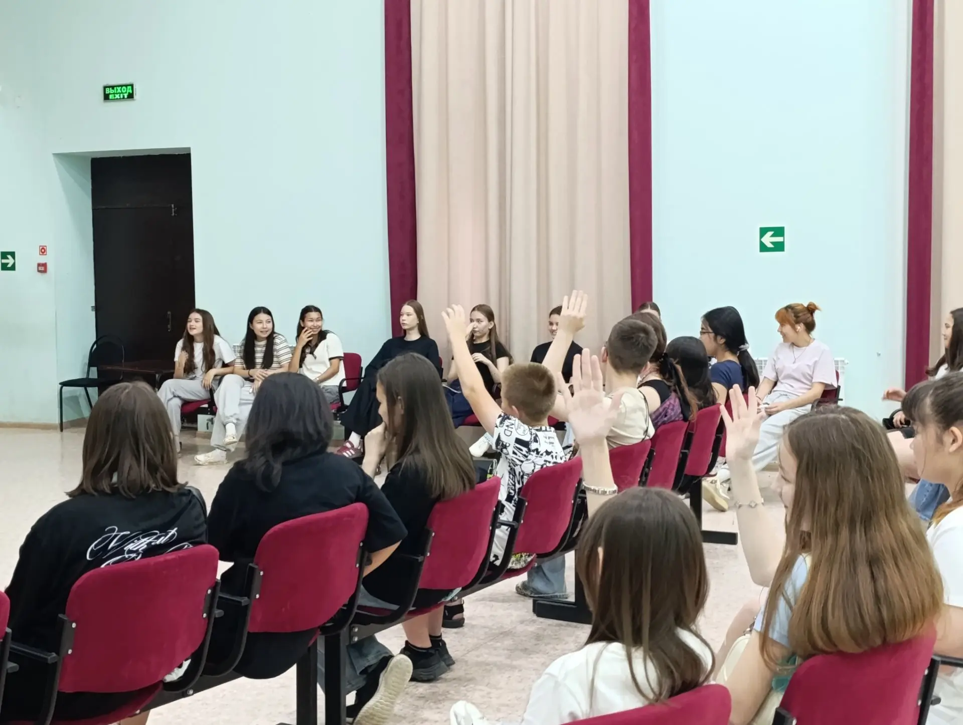 Учащиеся школы приняли участие в программе "Я лидер". 

Программа включает в себя тренинг "Лидер", о