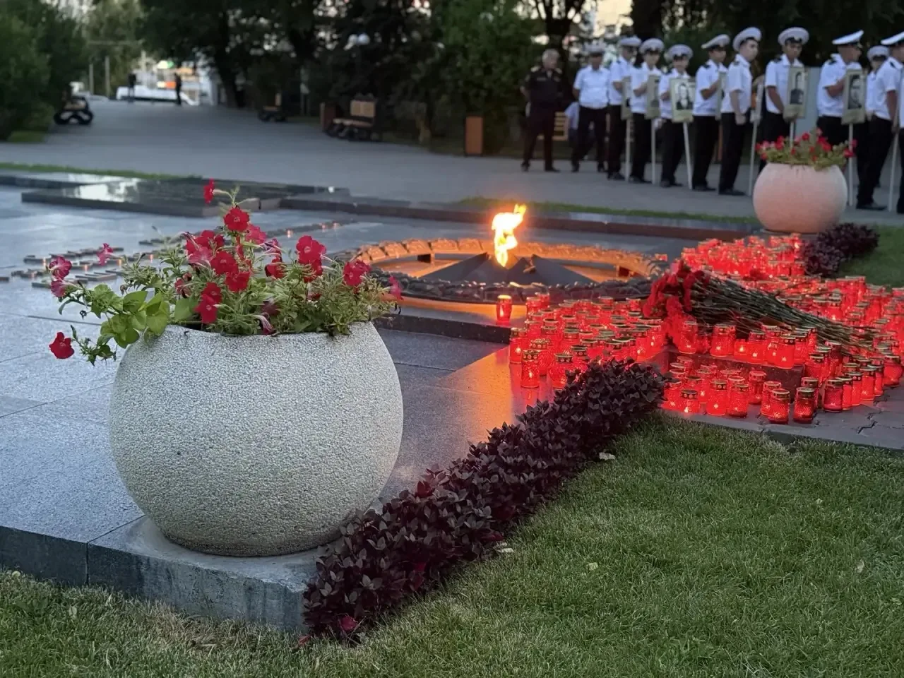 ⚡️Их подвиг бессмертен: присоединились к акции «Свеча памяти»

🕯️В ночь с 21 на 22 июня кадеты и пе