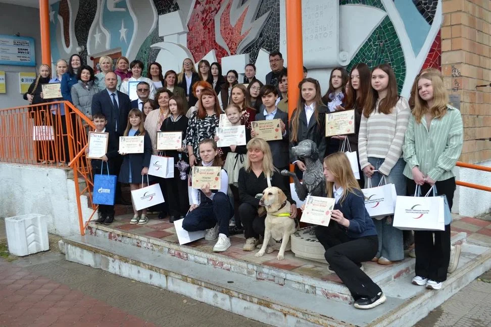 Взрослым часто кажется, что им есть чему поучить молодежь. А на деле — иногда нам стоит у них поучит