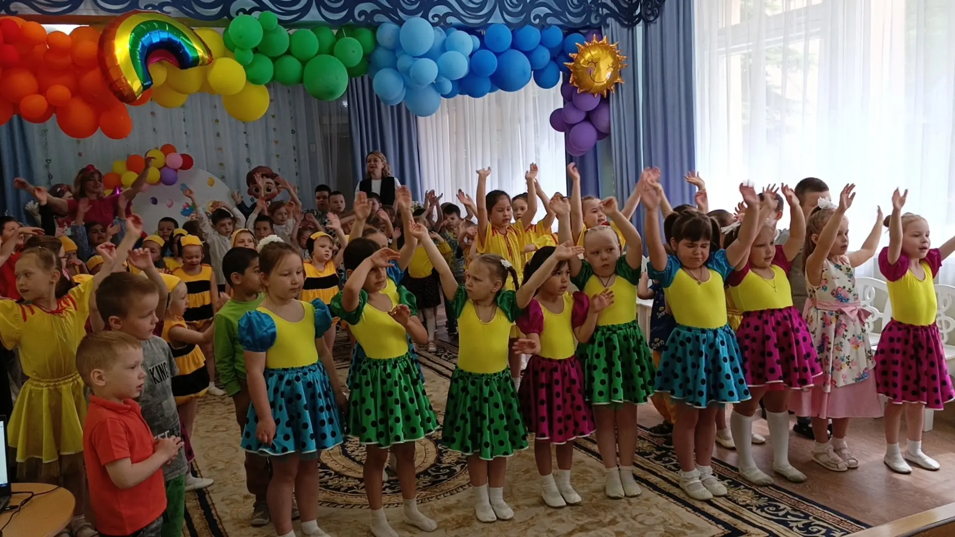 🎉 Лучший праздник — День защиты детей! 🎈

Сегодня в нашем саду прошёл весёлый праздник, посвящённы