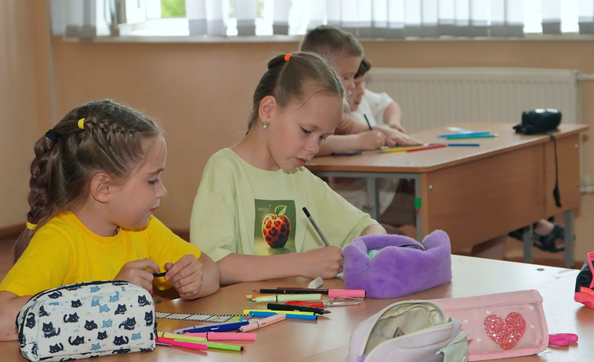 🌈 Сегодня в нашем летнем лагере «Свежий ветер» мы отметили День дружбы! 🤝 

Ребята погрузились в а