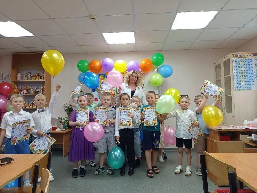 БУДУЩИЕ ПЕРВОКЛАССНИКИ 🎉

🌱В детском объединении «Школа развития «Росток» состоялось праздничное з