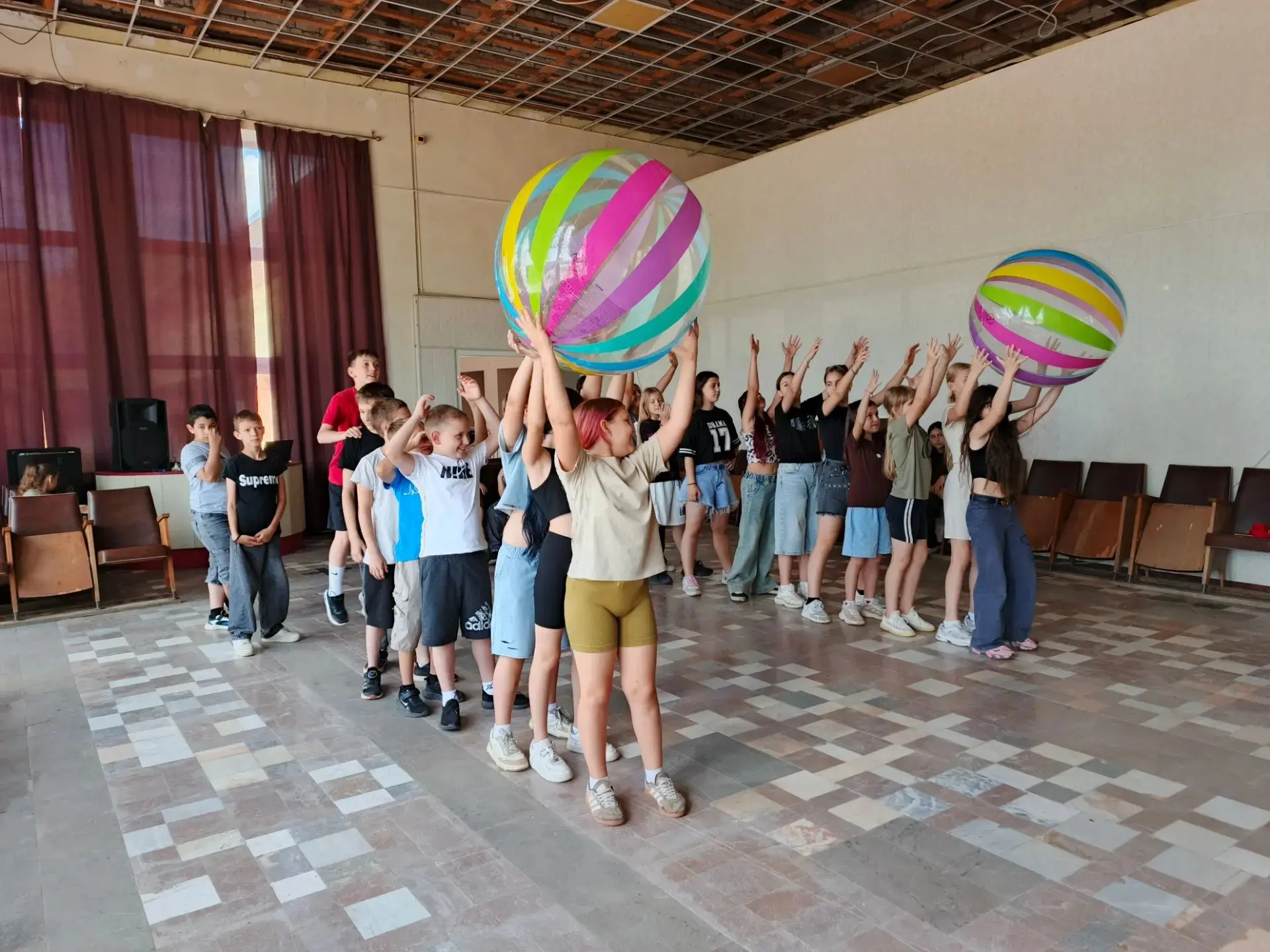 🌟 15 ИЮНЯ: ДЕНЬ В 4-М ОТРЯДЕ ПРОШЁЛ НА ОТЛИЧНО! 🌟

Наше утро началось с бодрой и весёлой зарядки, 