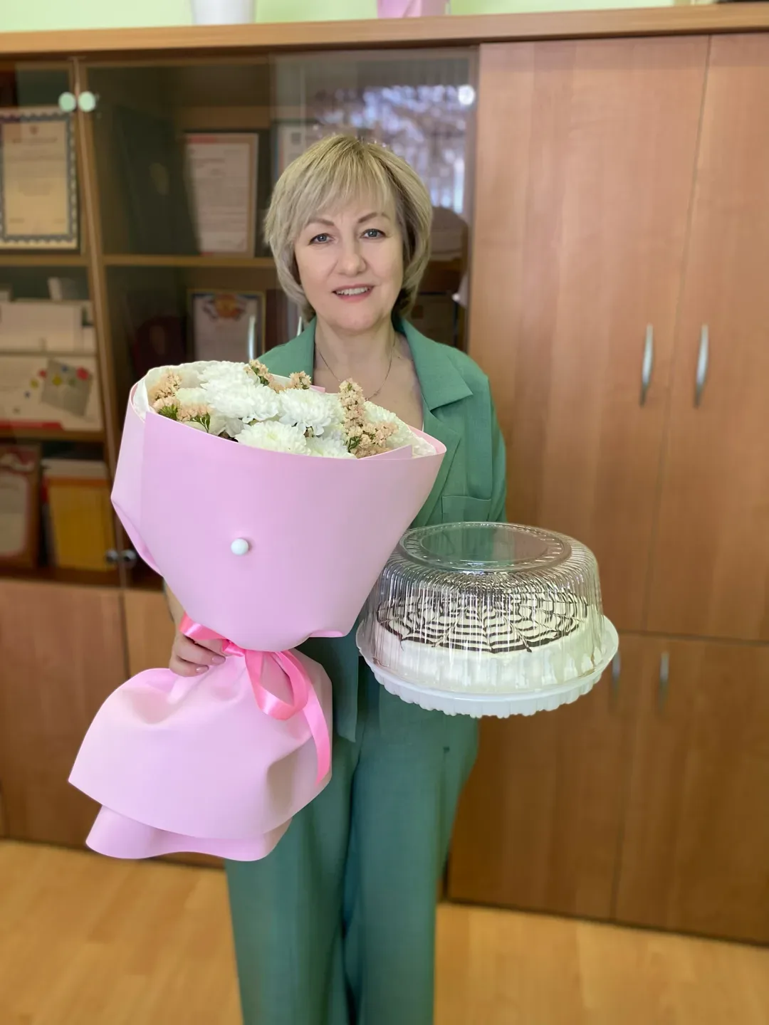 🎉Наши дорогие коллеги! 
МФЦ Кагальницкого района чествует специалистов УСЗН!

Сегодня особенный ден