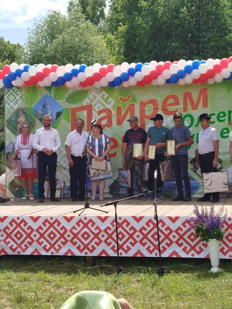 В честь Дня России наш ценный специалист, заведующий Обшиярским ветеринарным пунктом, Иванова Серафи