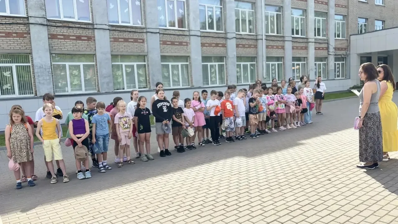 Сегодняшний день в нашем лагере "Радуга" был полон ярких моментов и творческого вдохновения! ✨

Утро