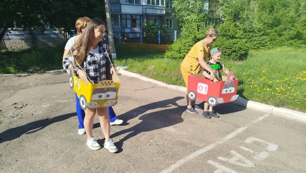 Вчера в нашем детском саду состоялся ежегодный фестиваль "КОРОБКА".

Подробности смотрите в нашей гр