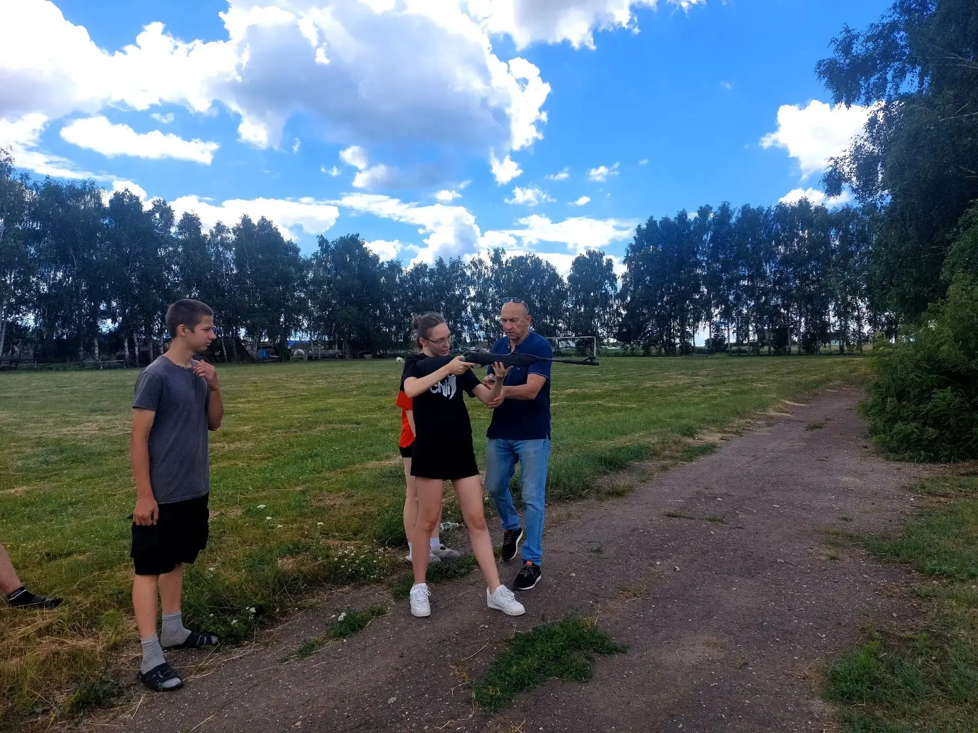 Во второй смене ЛТО "МАКСИМУМ" в рамках военно-патриотического воспитания молодого поколения препода