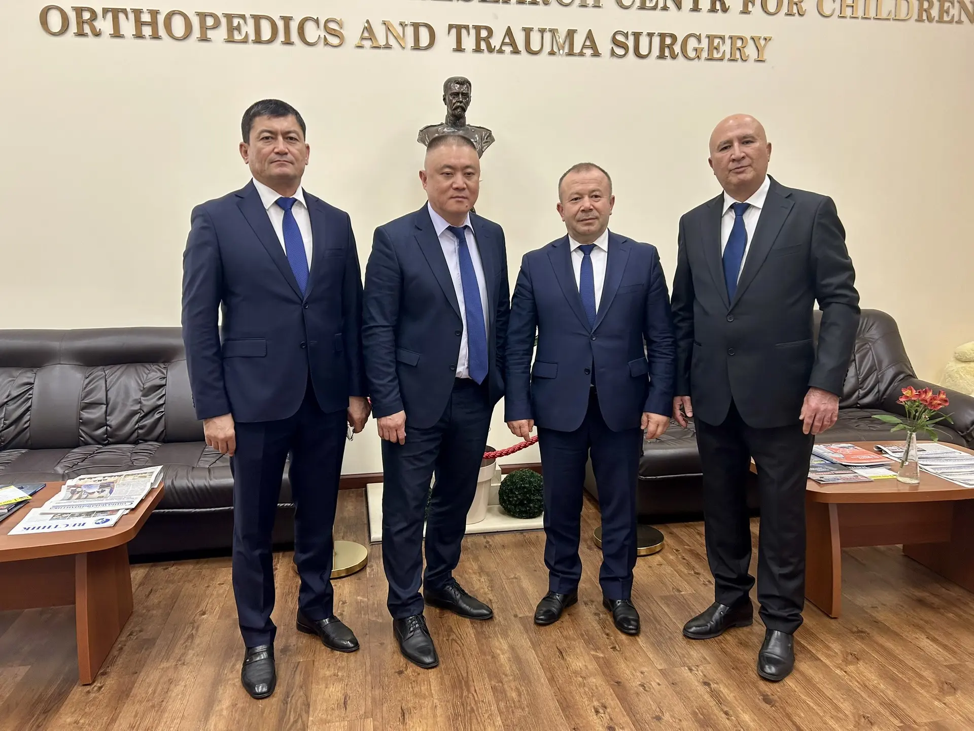 🇺🇿🤝🇷🇺 Укрепление международного сотрудничества: специалисты из Узбекистана посетили НМИЦ имени 