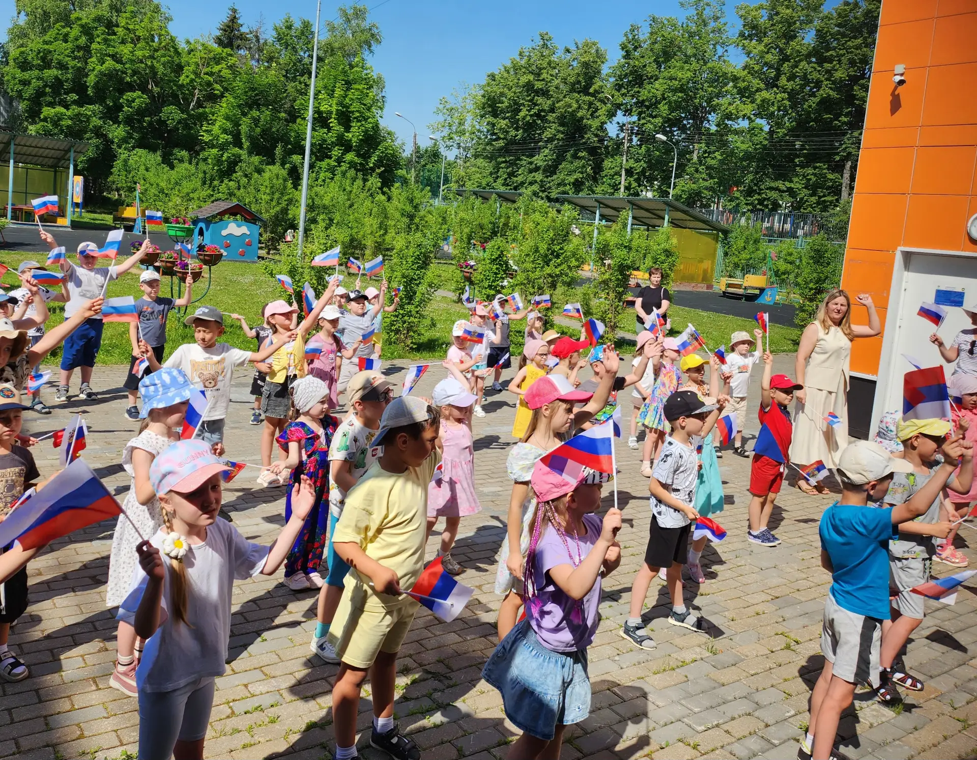 С любовью к России: в дошкольном отделении № 5 отметили главный праздник страны

В дошкольном отделе