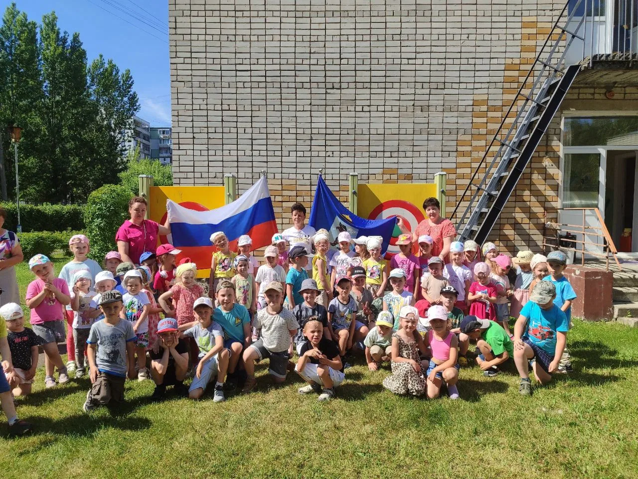 ❤️🇷🇺 С Днём России! Наши маленькие патриоты уже готовы праздновать.

В преддверии главного государ