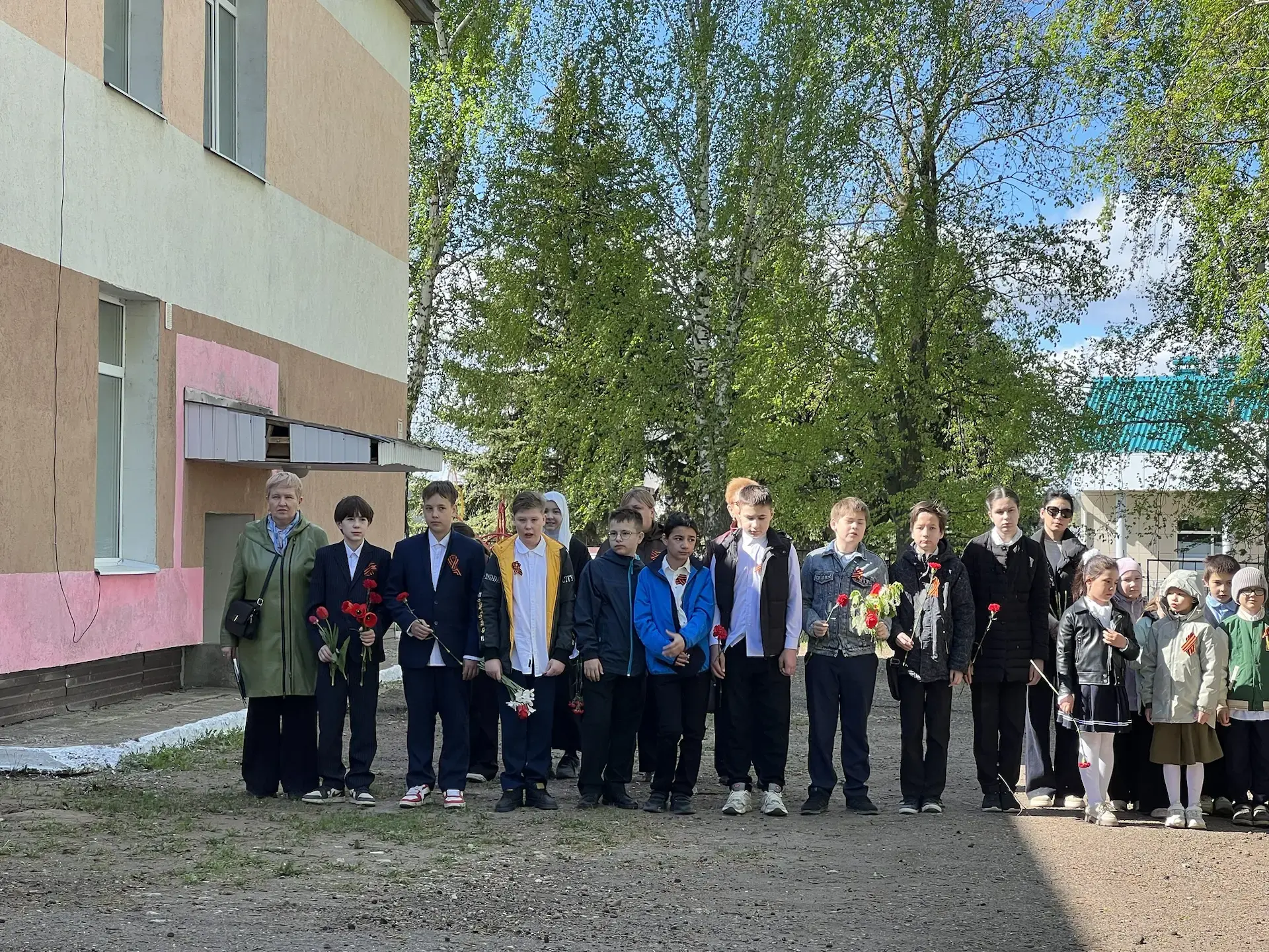«Слава героям-победителям!» — в Каипах прошел митинг Победы 🎖️🏛️

Празднование 9 мая в нашей школе