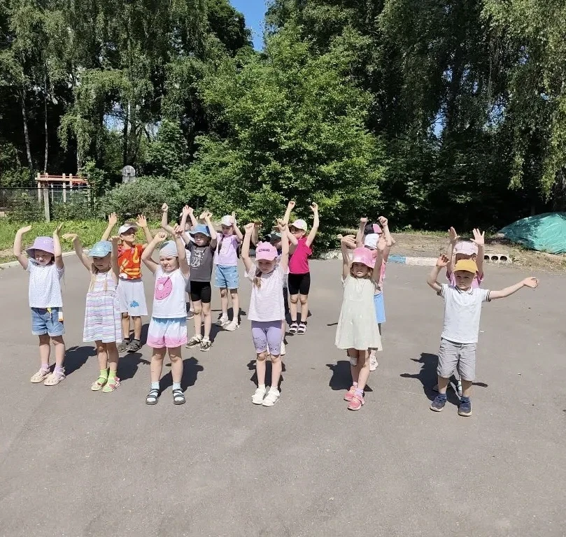 Патриотизм начинается с творчества! ☀️

Ребята из группы «Солнышко» активно готовились ко Дню России