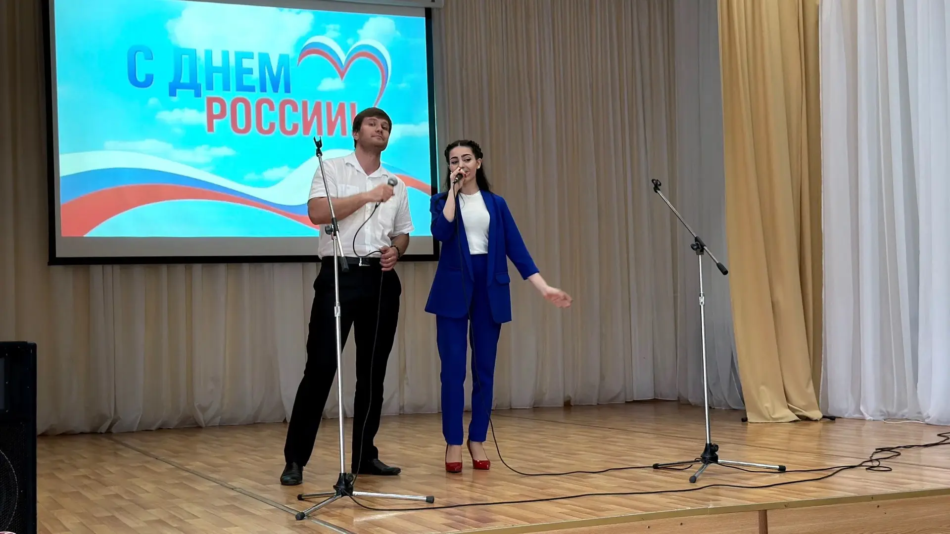 🇷🇺 Россия в сердце навсегда

В преддверии празднования Дня России в техникуме  состоялся информаци