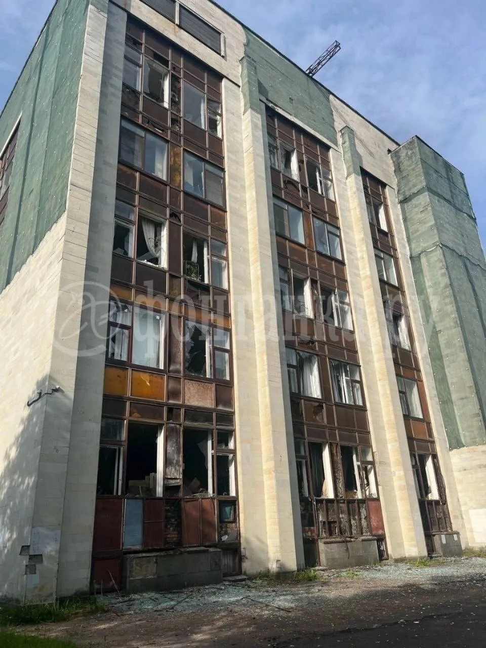 🤯 В здании СПбГУ в Петергофе выбило стёкла

💙 Подписаться | Мы в MAX