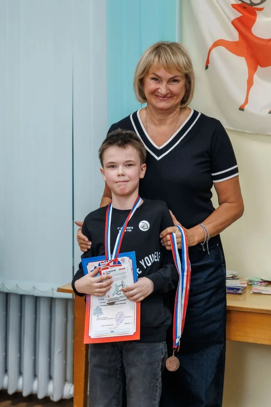🥉Андрей Игнатьев занял 3 место на клубном турнире по классическим шахматам (младшая группа).

Умниц