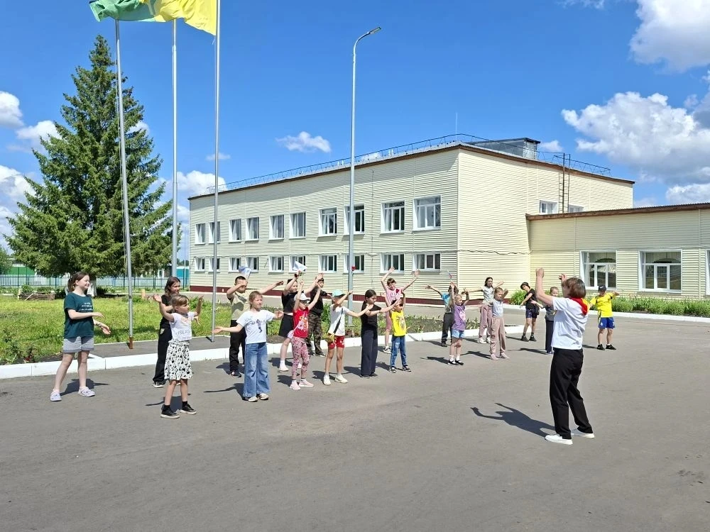 ☀️Сегодня, в честь Дня России, наш школьный лагерь превратился в настоящий центр праздника, где кажд