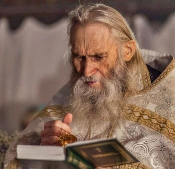 💫- А от человека что-то требуется сделать для того, чтобы начать молитву? В «Отче наш» он просит от