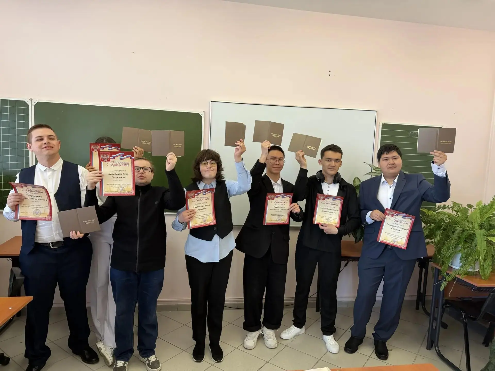 Обучающиеся группы 14 отделения техники получили свидетельства о присвоении квалификации «Оператор э