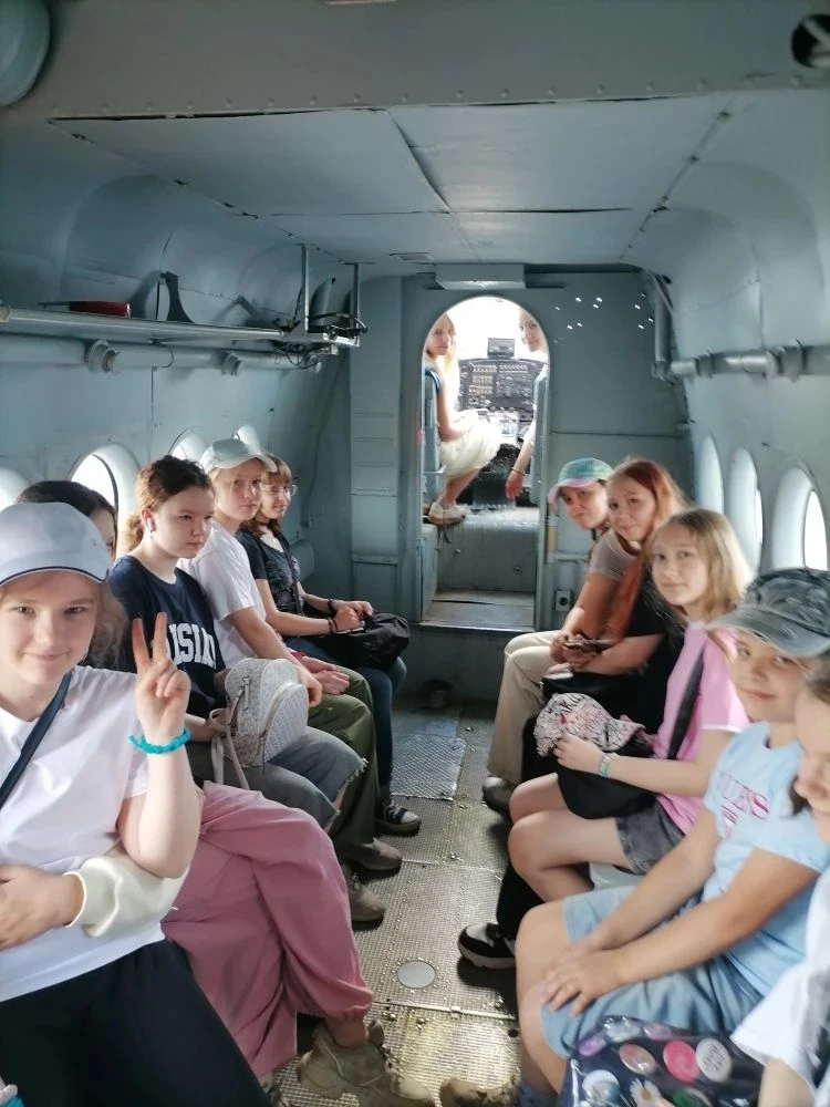 🛩Посещение Аэродрома "Левцово"  участниками нашего творческого летнего лагеря было интересно и маль