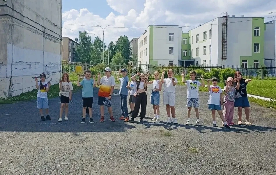 ✨ Сегодня в лагере #ГорСЮТ в Дзержинском районе ребята прикоснулись к небу, не отрываясь от земли. Н
