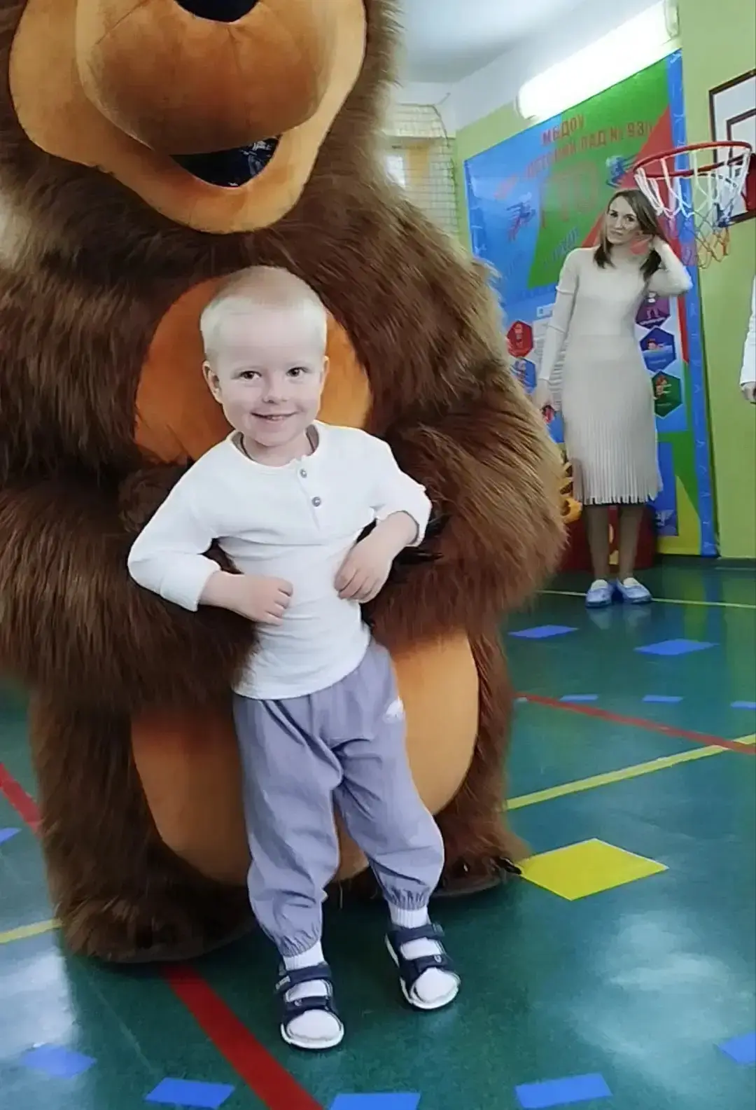💒Сегодня у малышей ясельной группы 3️⃣ настоящий праздник — первый в жизни выпускной!

Кажется, тол