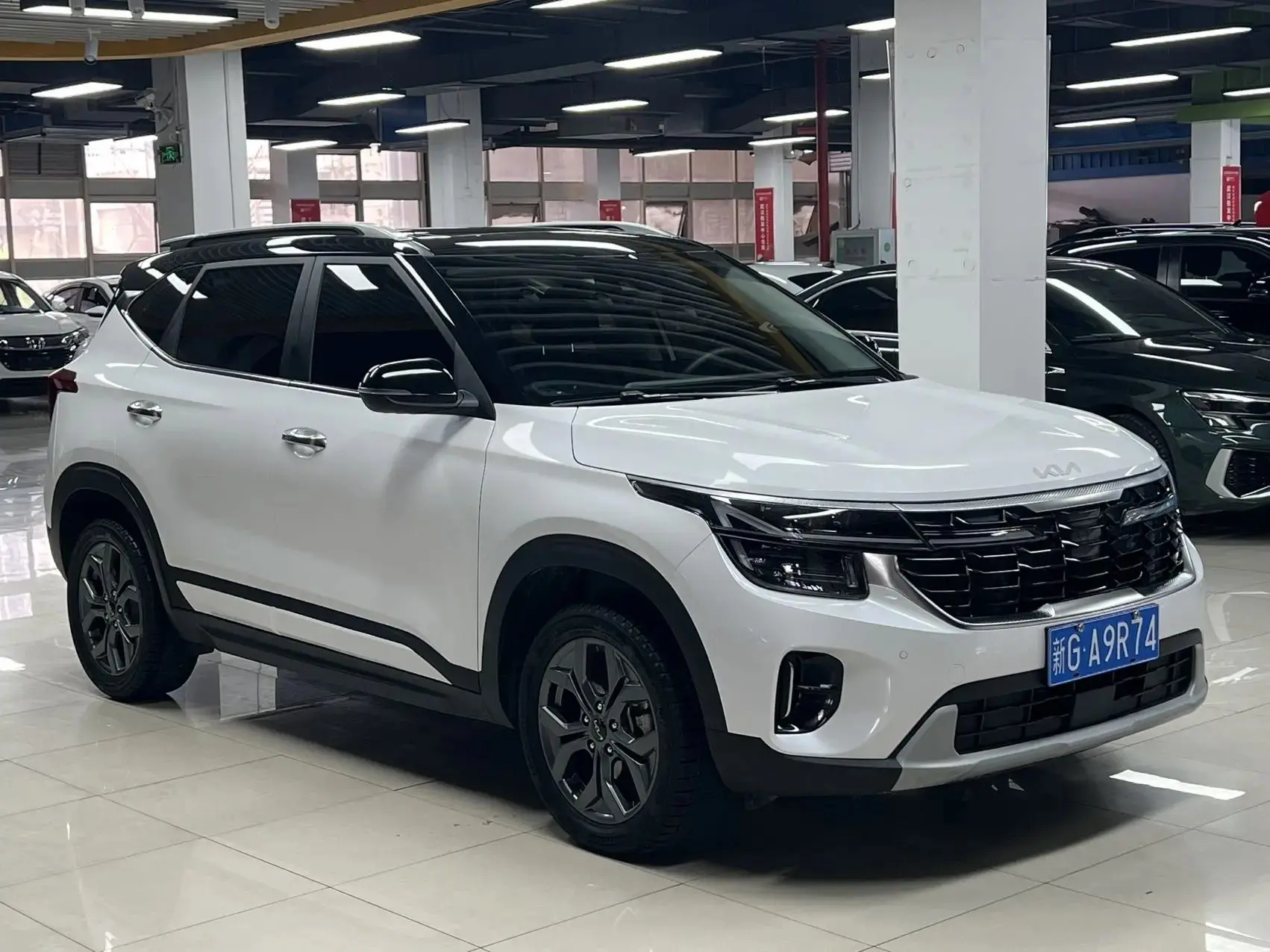 🚗 Купили Kia KX3 2023 года!  

Отличное пополнение — Kia KX3, 2023 год, пробег всего 39 000 км.  
А