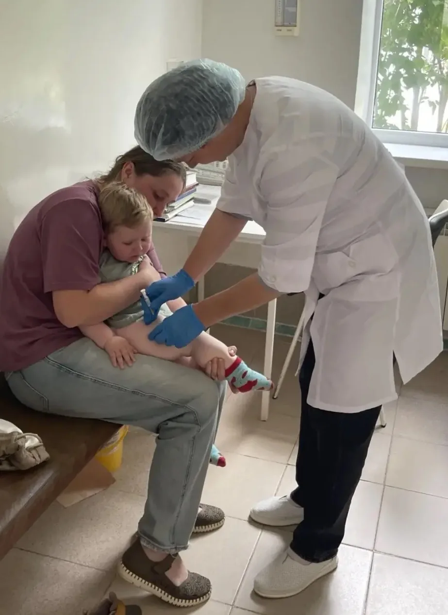 Забота о здоровье с первых дней: почему важна вакцинация

На фото — процедурная медицинская сестра С