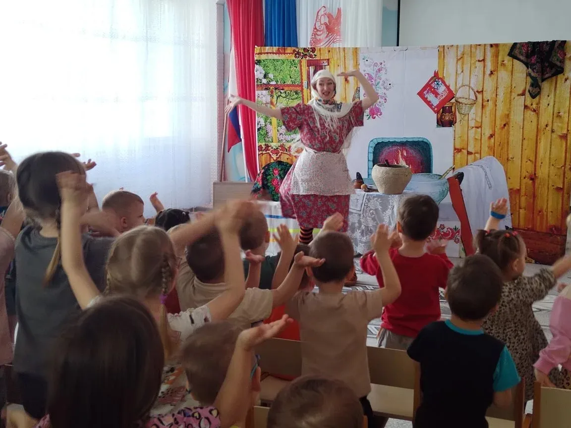 Сегодня наш детский сад посетили артисты театра "Золотой ключик"🎭 и показали ребятам весёлый и инте