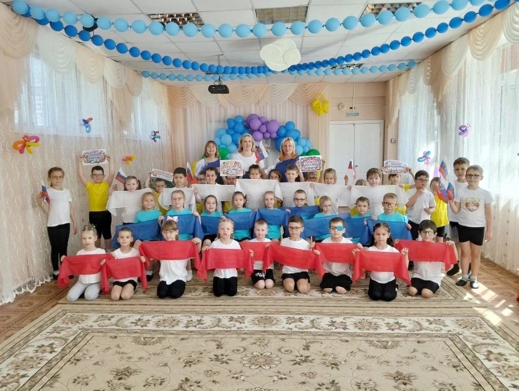 🇷🇺 У нас прошли праздничные мероприятия, посвящённые Дню России. 

Сейчас расскажем о квест-игре «