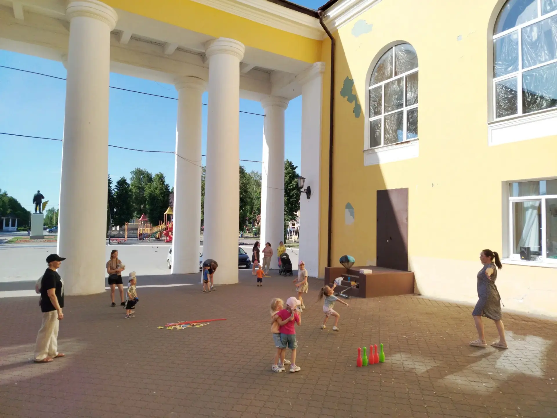 Детская зарядка на Дворцовой площади. 

#культура71
#ИтогиСобытия_ЦКДиК