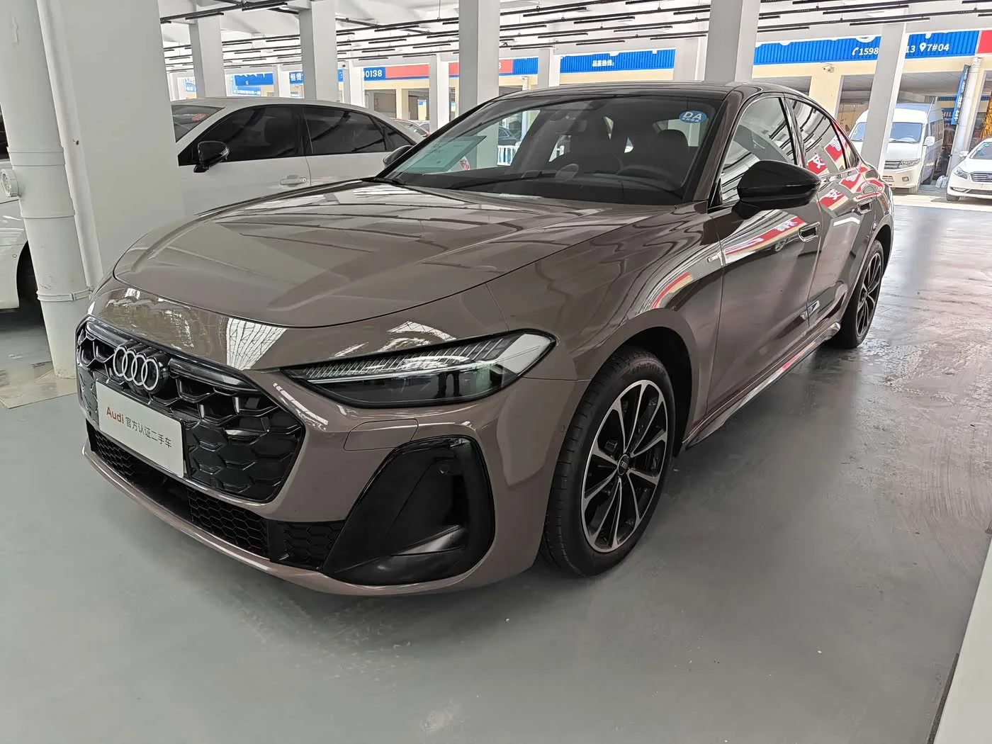 Доступен  для заказа:🇨🇳
Audi A5L Sport Plus 
Год: 2026
Пробег: 600 км  
Родной окрас 
Топливо: Бен