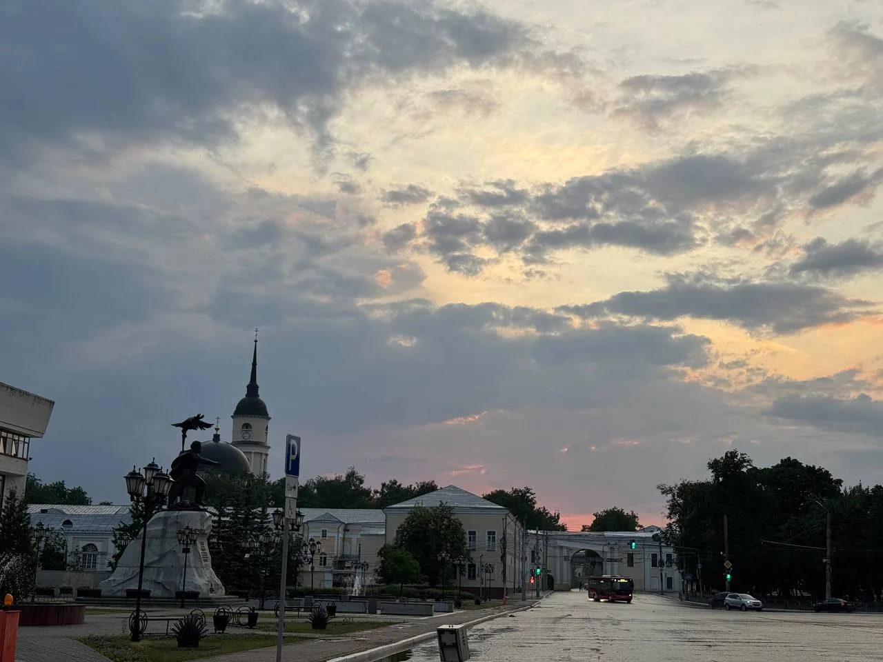 После грозы

#фото_дня от подписчика

📍Калуга, внимание