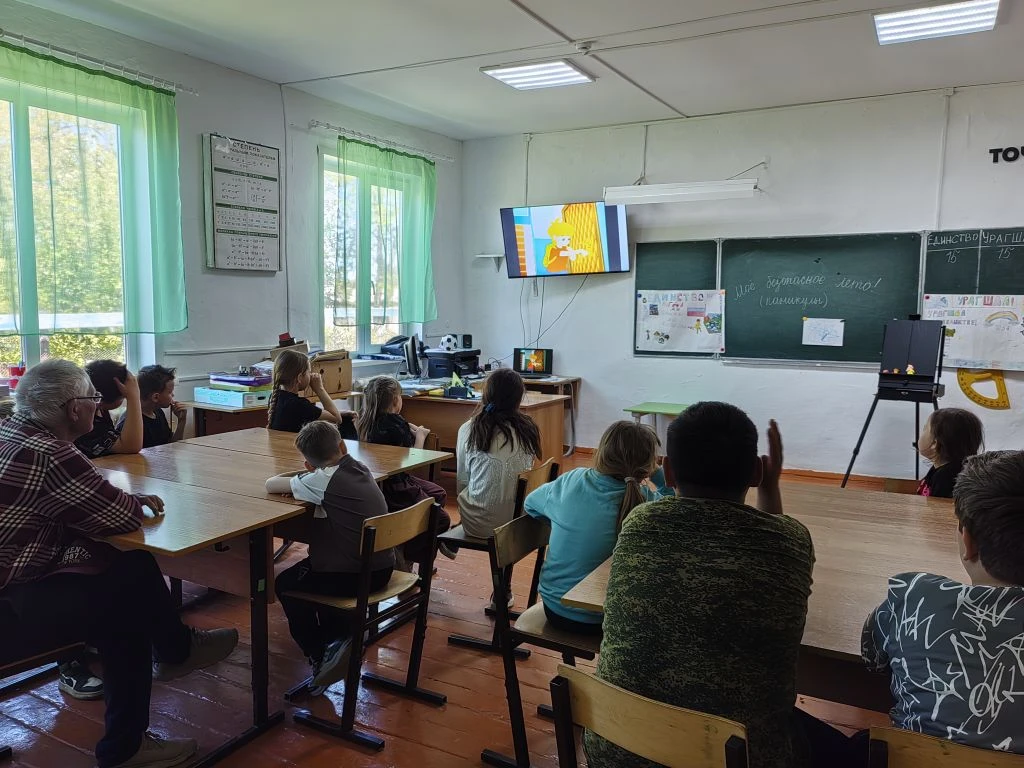 9 июня, 11 день нашего пришкольного лагеря выдался не только весёлым, но и невероятно полезным! Мы п