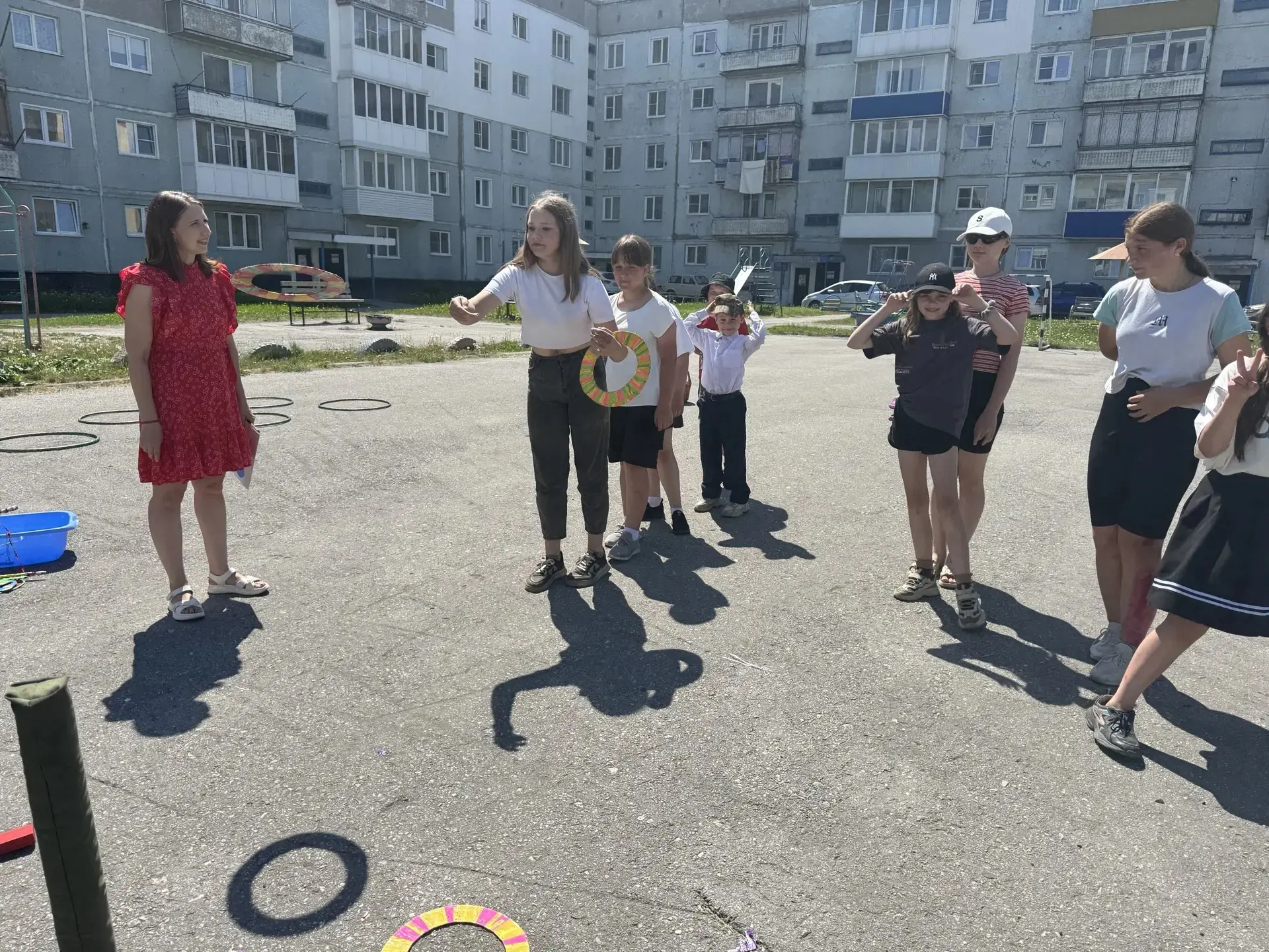 Сегодня на детской площадке дома √63 по ул. Розы Люксембург все желающие могли принять участие в дет