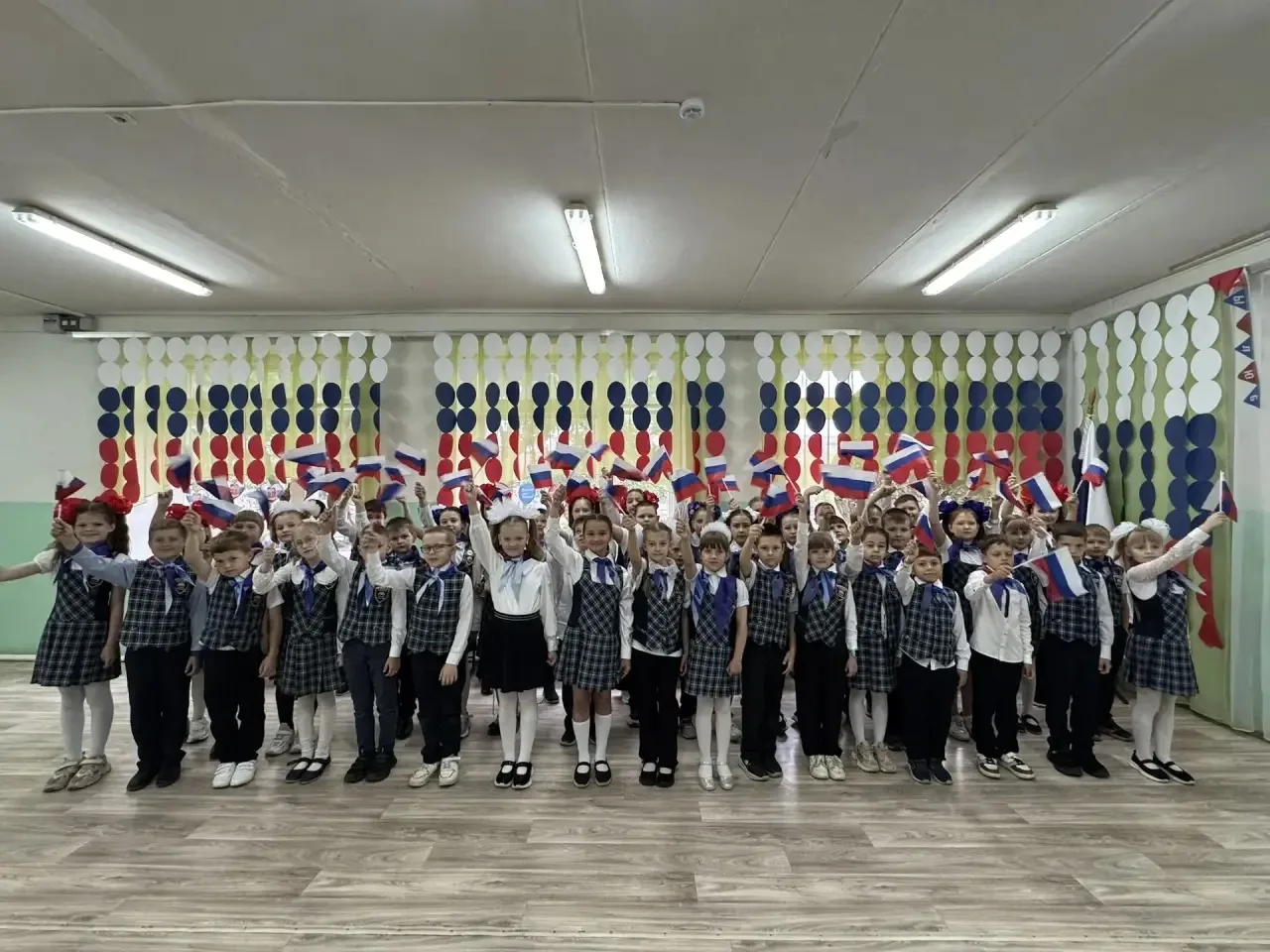 🇷🇺 С Днём России, наша большая и любимая страна! ❤️

«Орлята России» из МБОУ СОШ № 25 города Россо