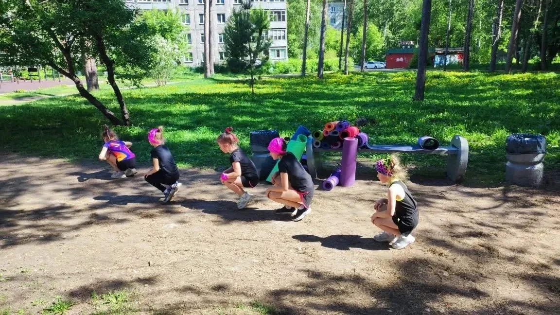 ✨Тренировку в Тимирязевском сквере провела педагог Ростова Н.А.  с учащимися отделения художественно