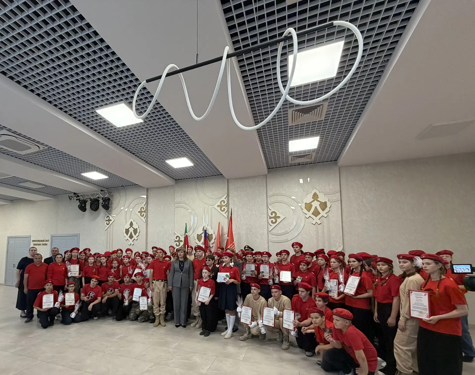🎉 Десятилетие «Юнармии»: районный слёт в селе Пестрецы

В честь десятилетия движения «Юнармия» в се