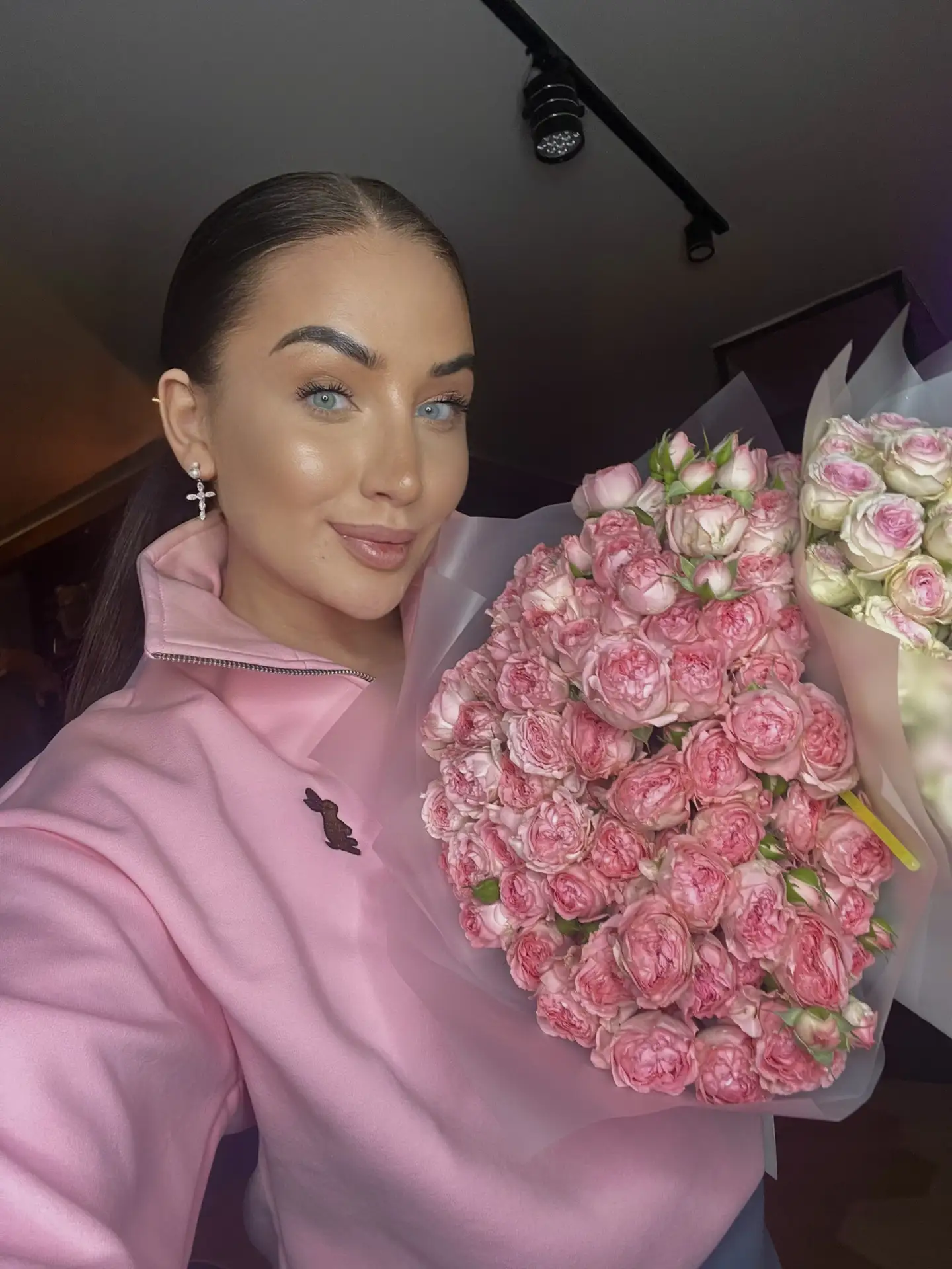 Познакомьтесь с Валерией, нашим руководителем секции администраторов💚

Она работала в стоматологиче